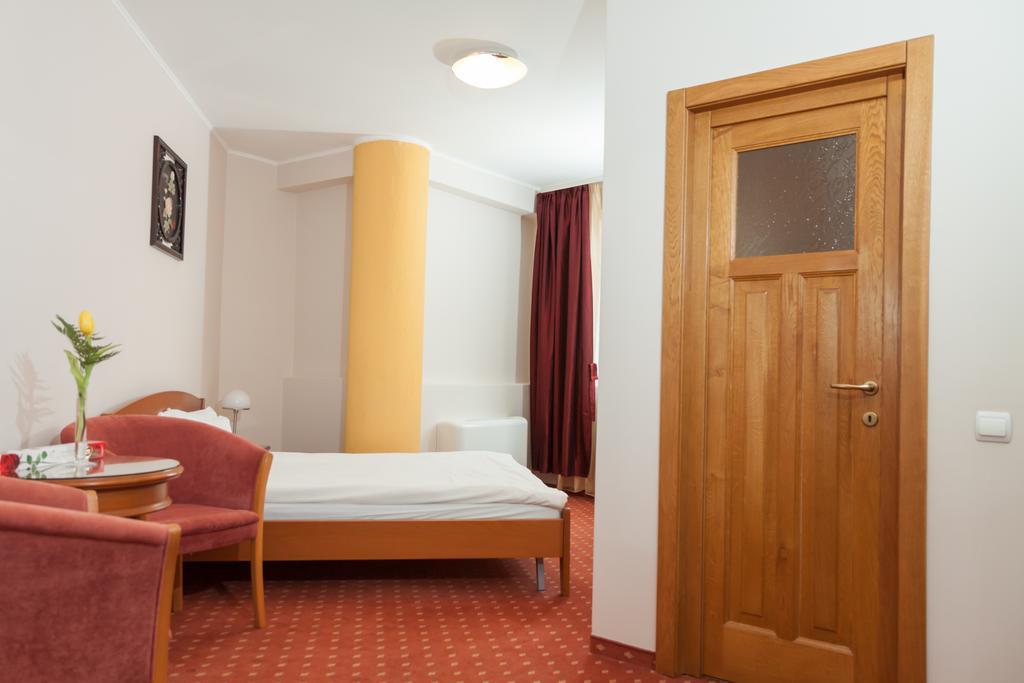 Hotel Hermes Alba Iulia Oda fotoğraf